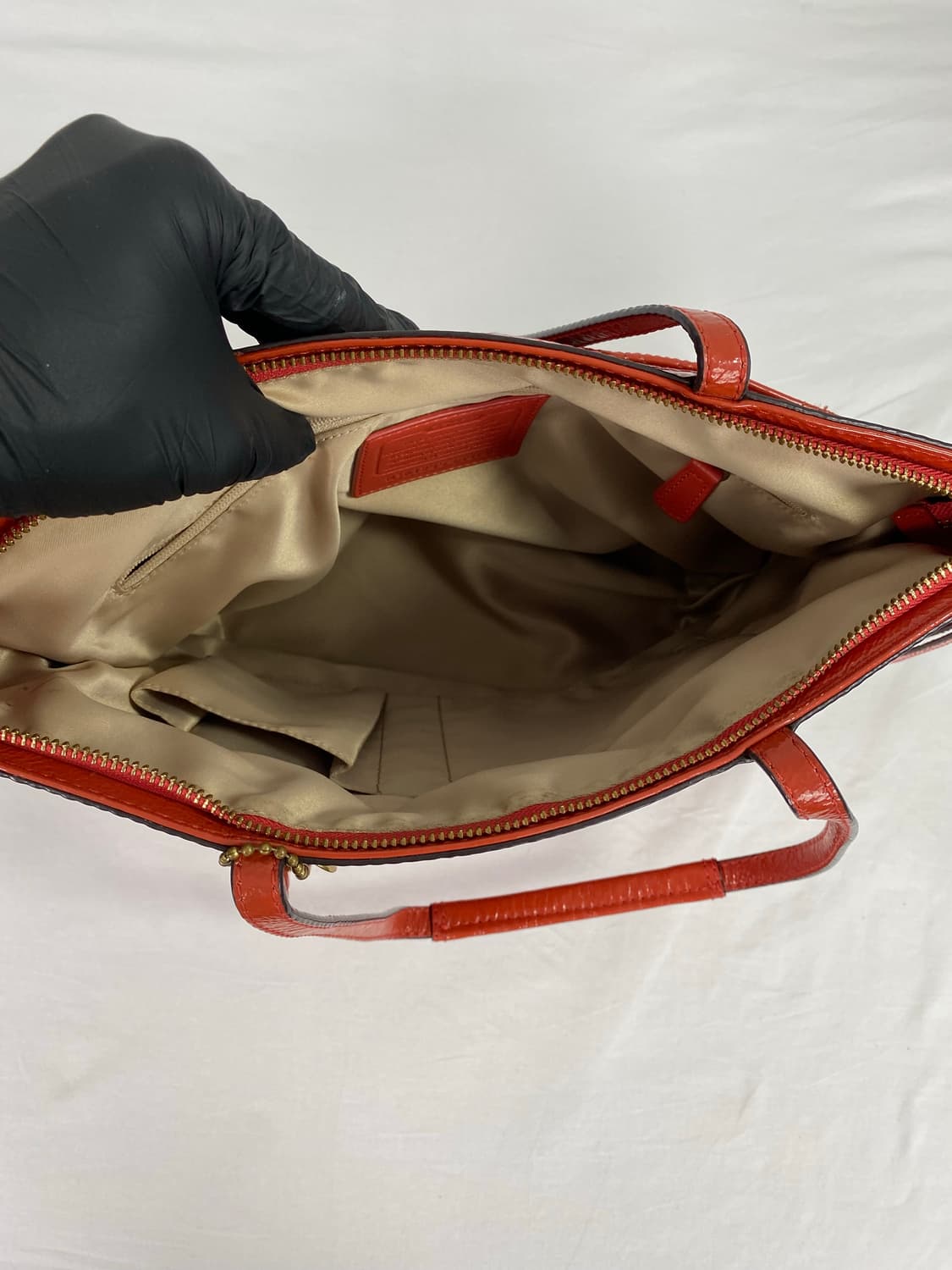 코치 페이턴트 가죽 시그니처 숄더백 토트백 상품이미지6