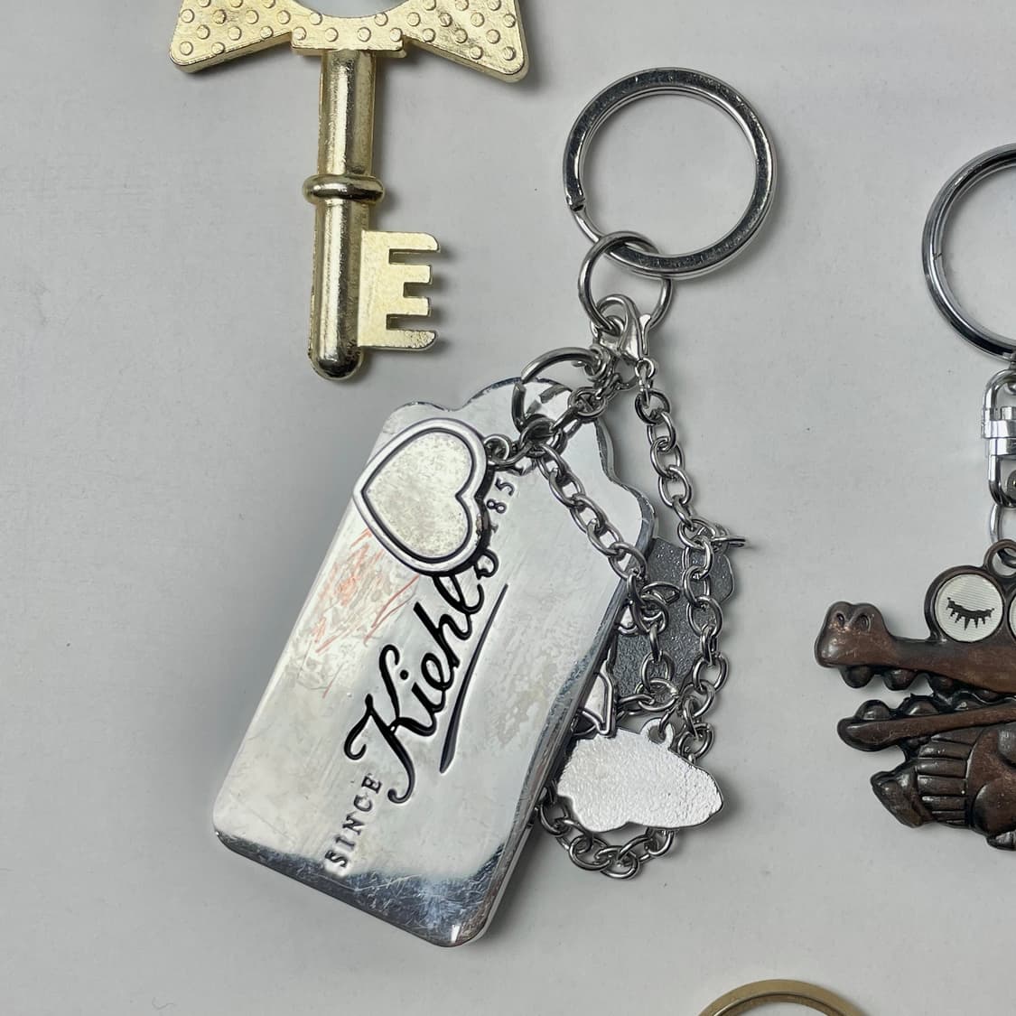 [중고] 키엘 Kiehl's 실버 레이어드 키링 상품이미지4