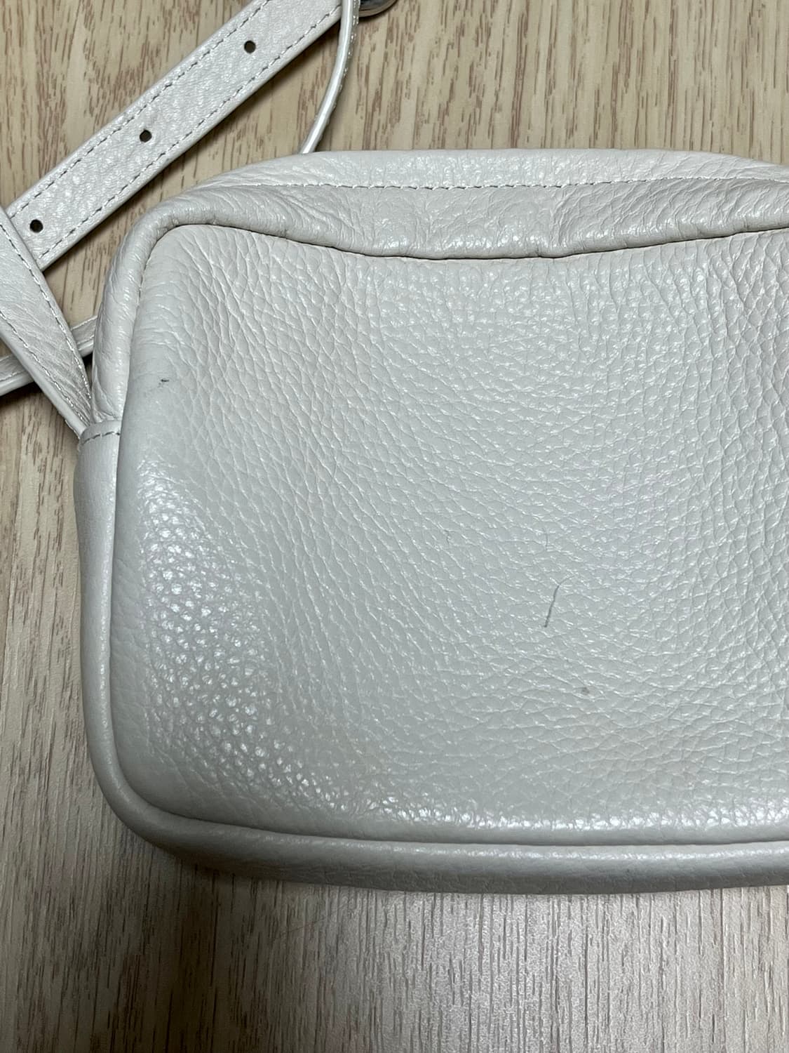 마뗑킴 호마이카 미니 크로스백 크림색상 상품이미지2