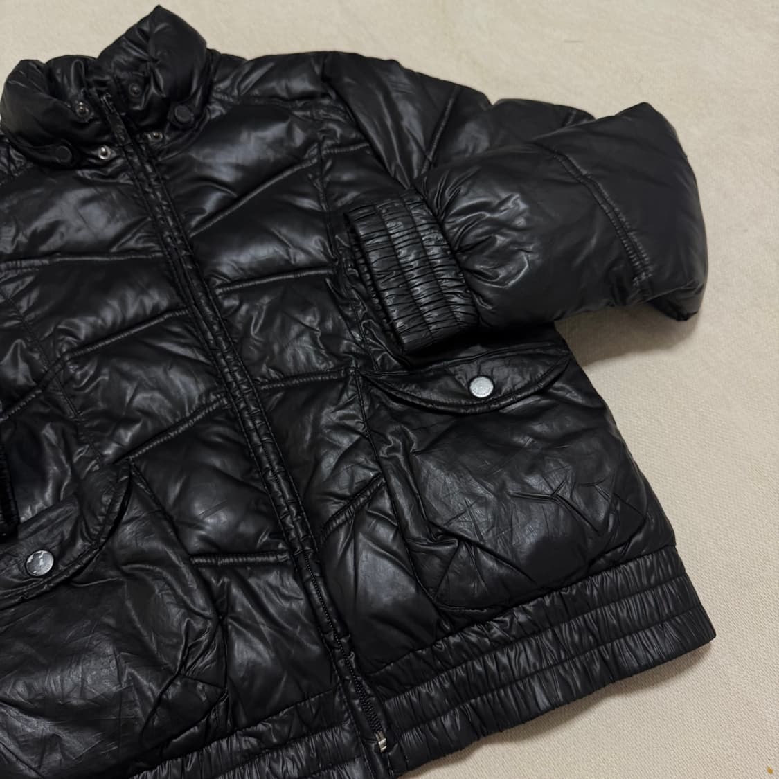 블랙 유광 글로시 패딩 상품이미지3