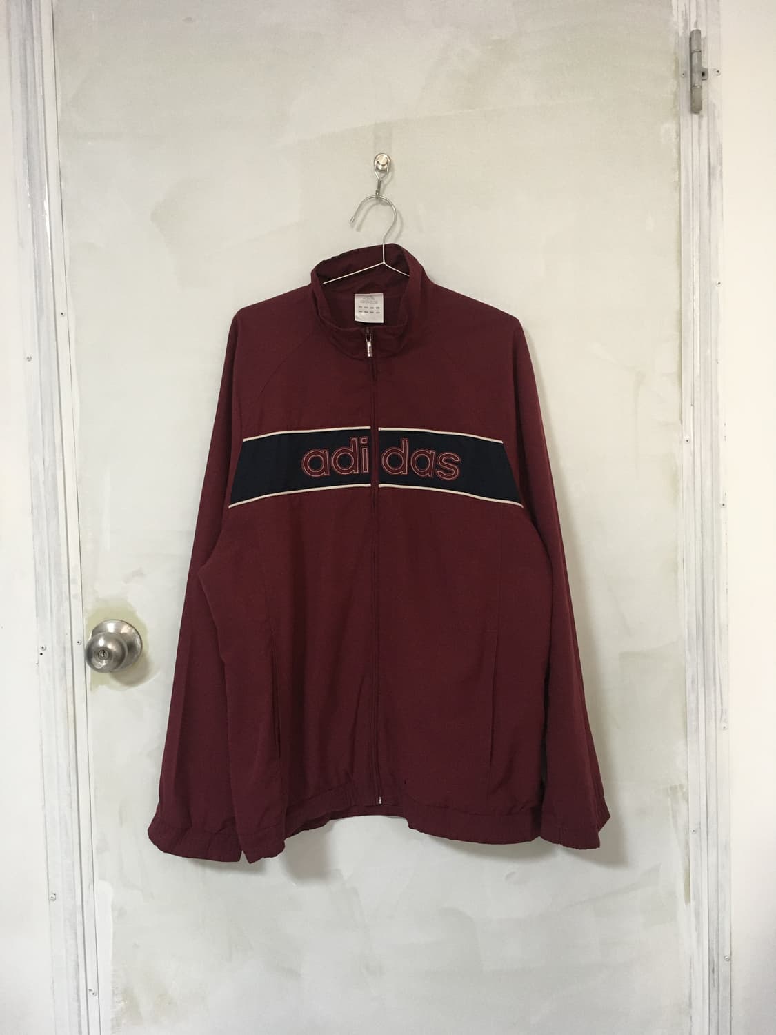 아디다스 체스트 로고 바람막이 상품이미지2