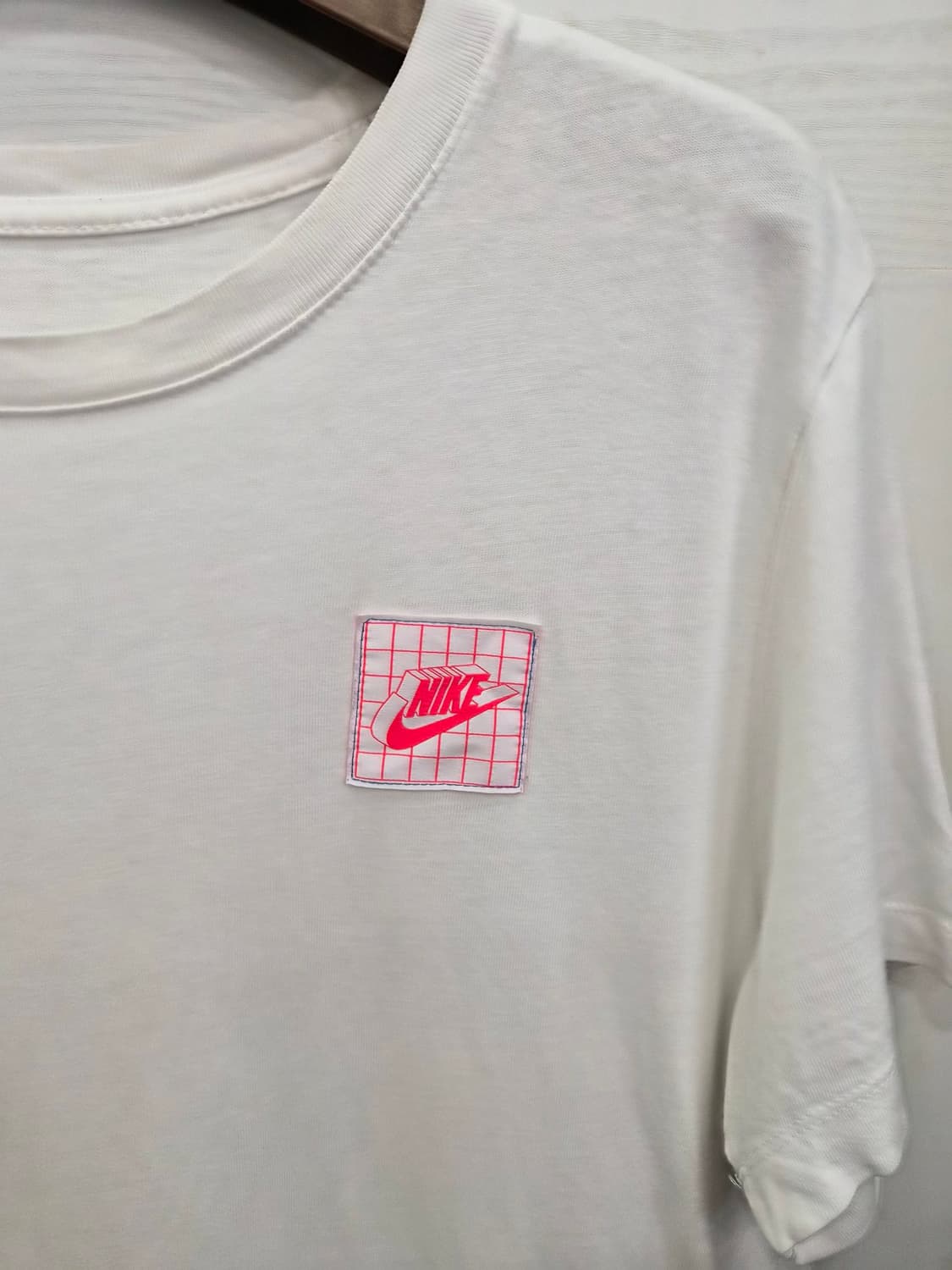 L,100)) NIKE 나이키 반팔티셔츠 ! 뒷면 짱 예뻐요~ 상품이미지3