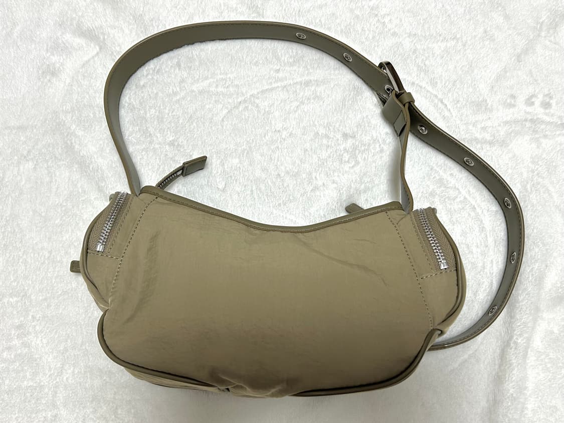 마뗑킴 마들렌 라운드 백 라이트카키 상품이미지4