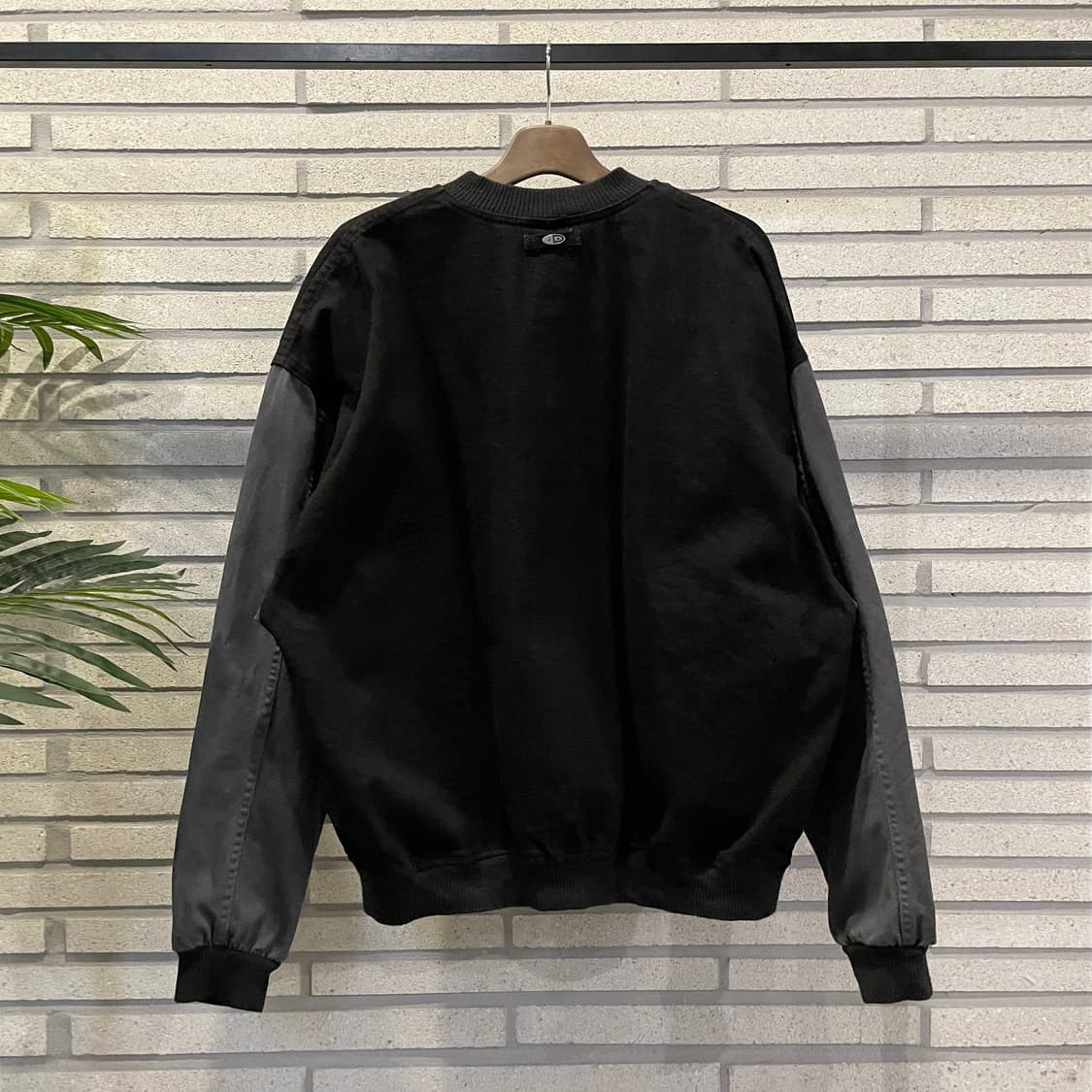 CANADA VINTAGE 바시티 자켓 배색 쉐르파 안감 디테일 블랙 상품이미지3