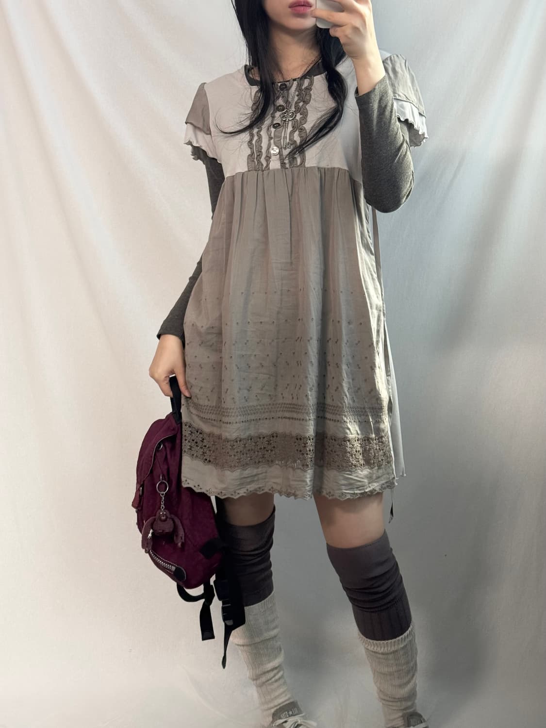 버튼 넥 프릴 디테일 원피스 (+롱 슬리브 티) 상품이미지7