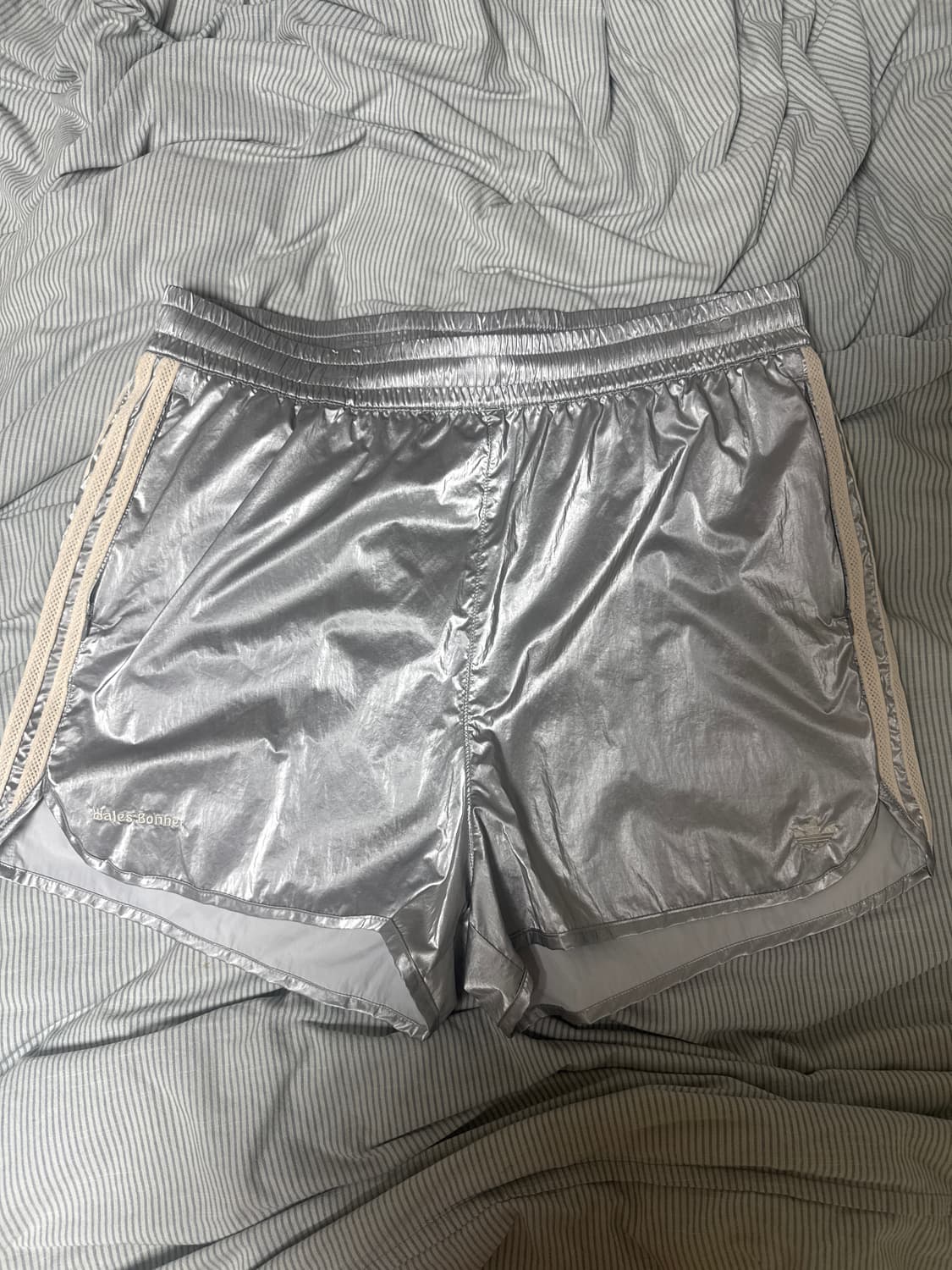 아디다스 웨일즈보너 실버 메탈릭 쇼츠 XL 상품이미지1