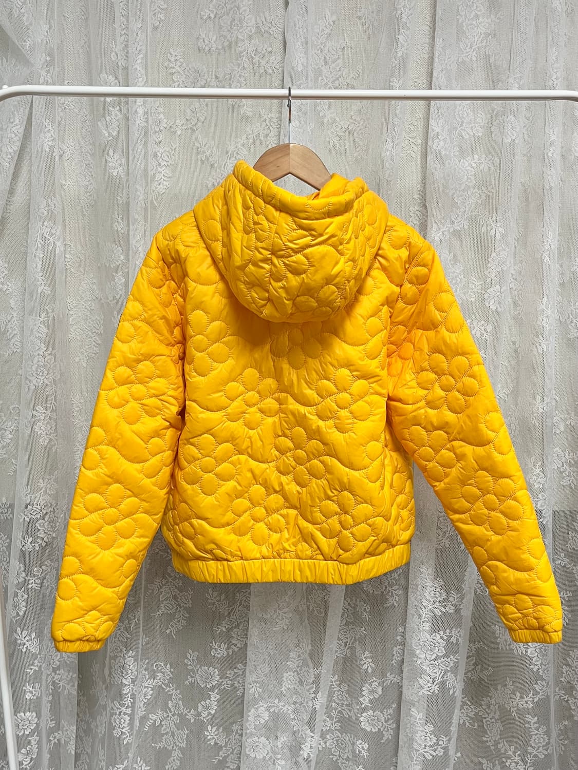 M) 골든베어 여성 스마일 로고 퀼팅 점퍼 옐로우 상품이미지2