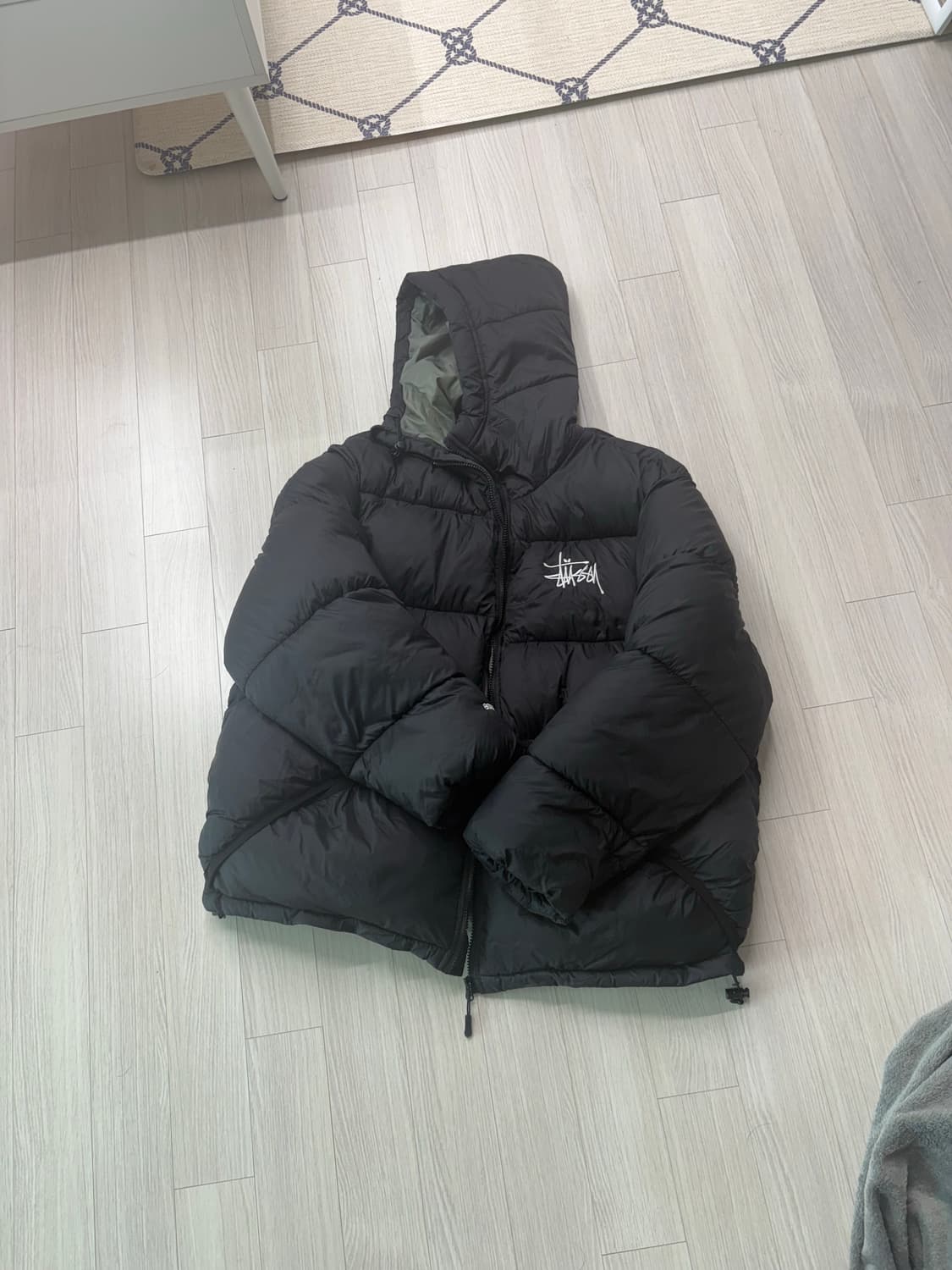 스투시 패딩 상품이미지1