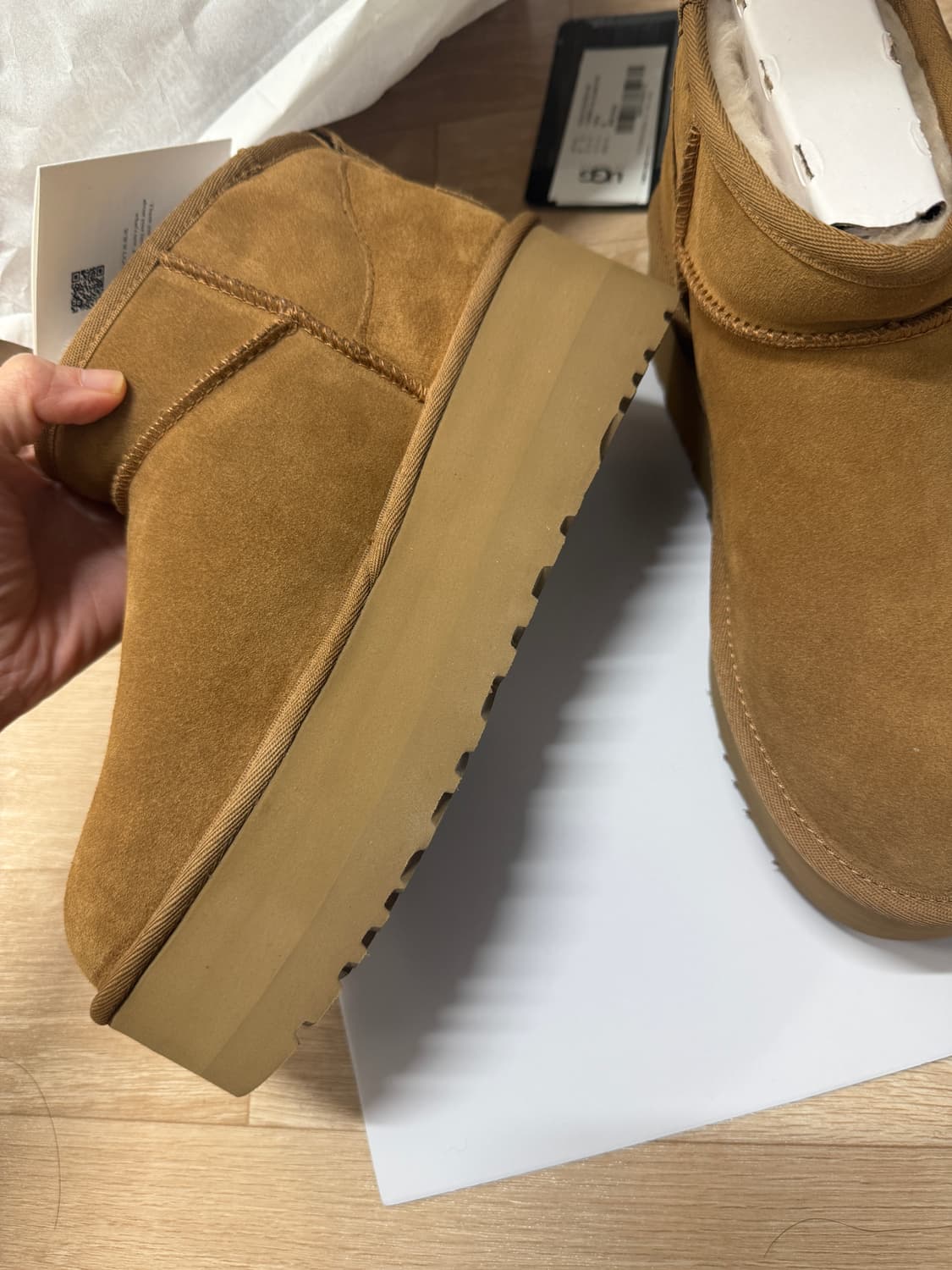 UGG 클래식 울트라 미니 플랫폼 부츠 250 상품이미지3