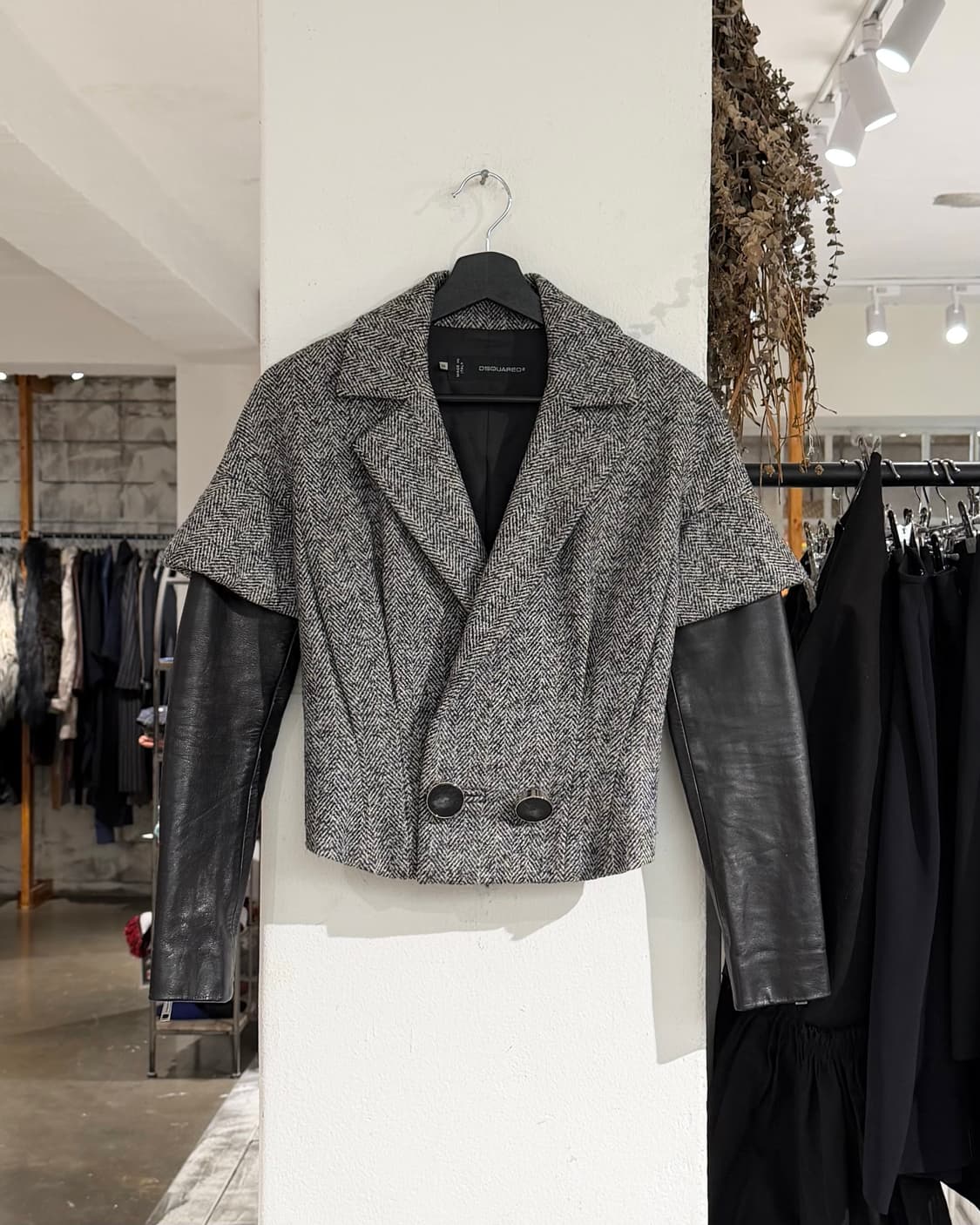 디스퀘어드2 블랙 화이트 헤링본 레더 슬리브 크롭 자켓 상품이미지1