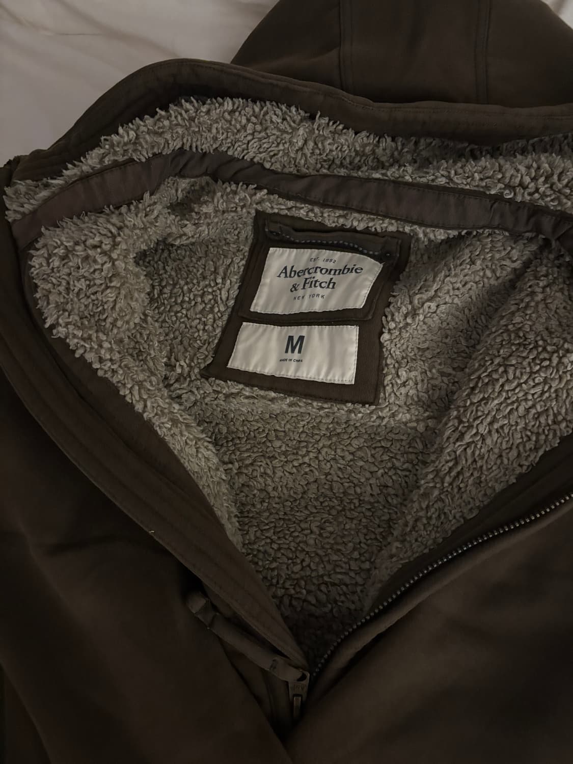 아베크롬비 퍼안감 카키 후드집업 상품이미지2