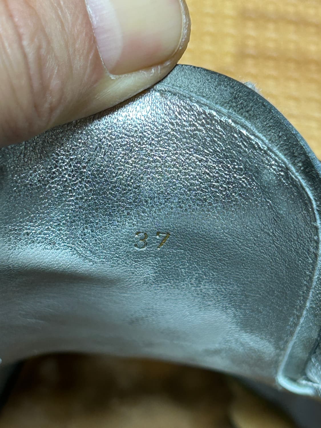 프라다 윙팁 클리퍼 상품이미지8