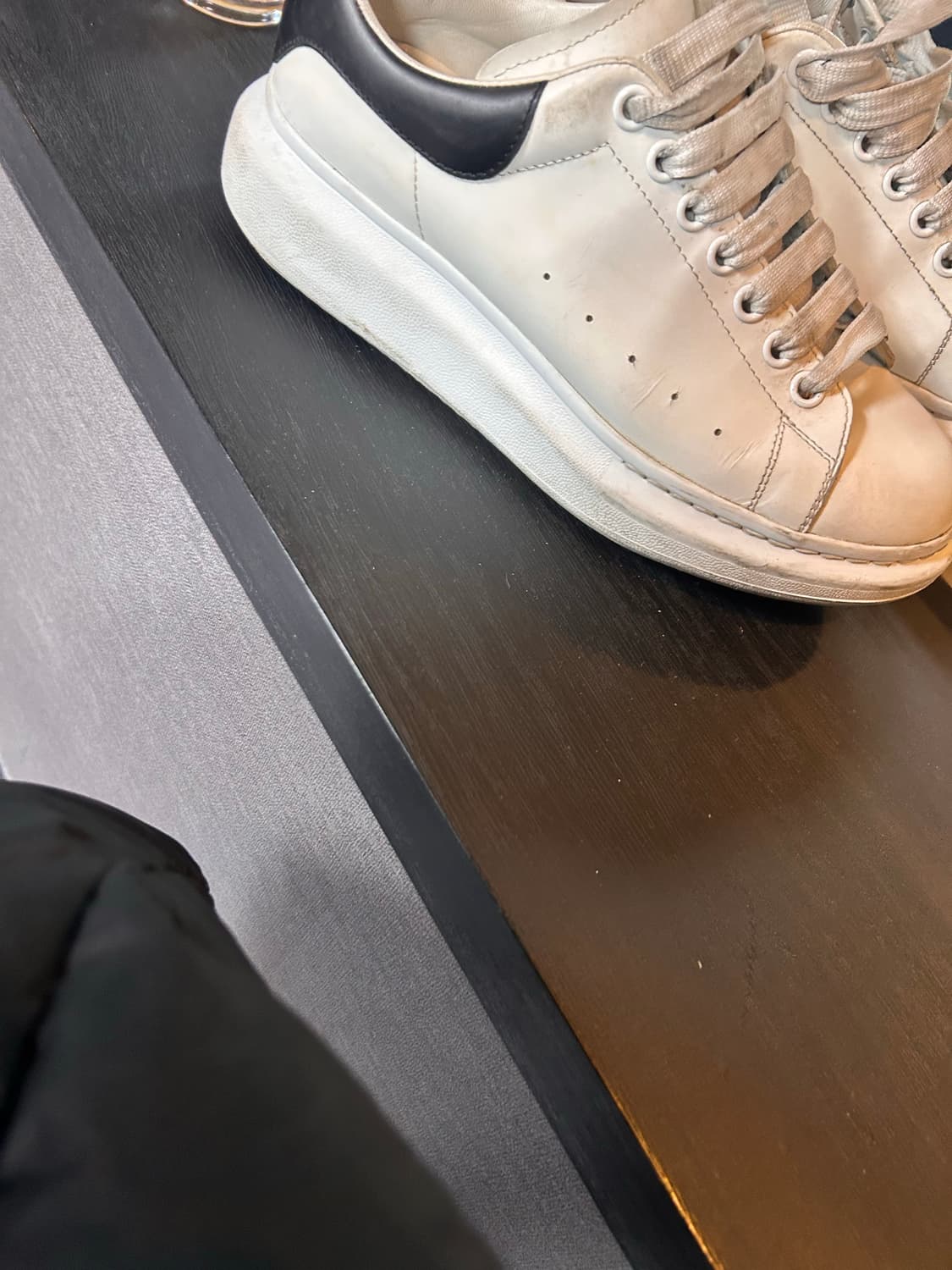 알렉산더 맥퀸 오버솔 42.5 급처 상품이미지4