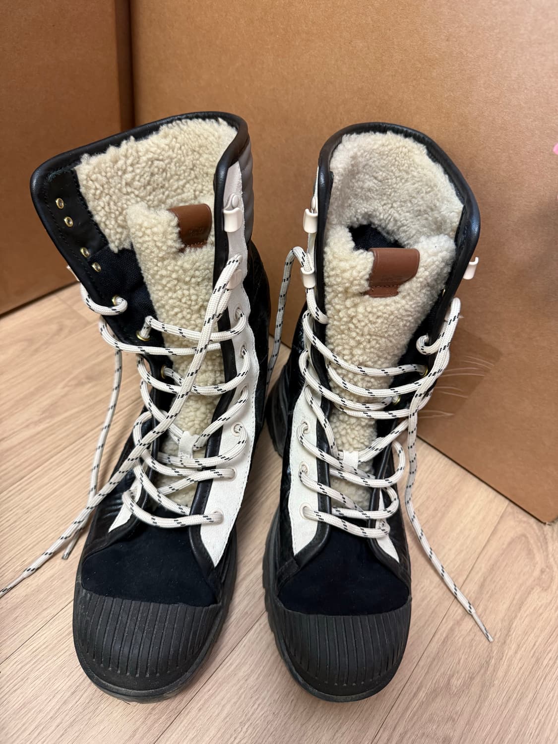 coach 쉬어링 부츠 상품이미지1