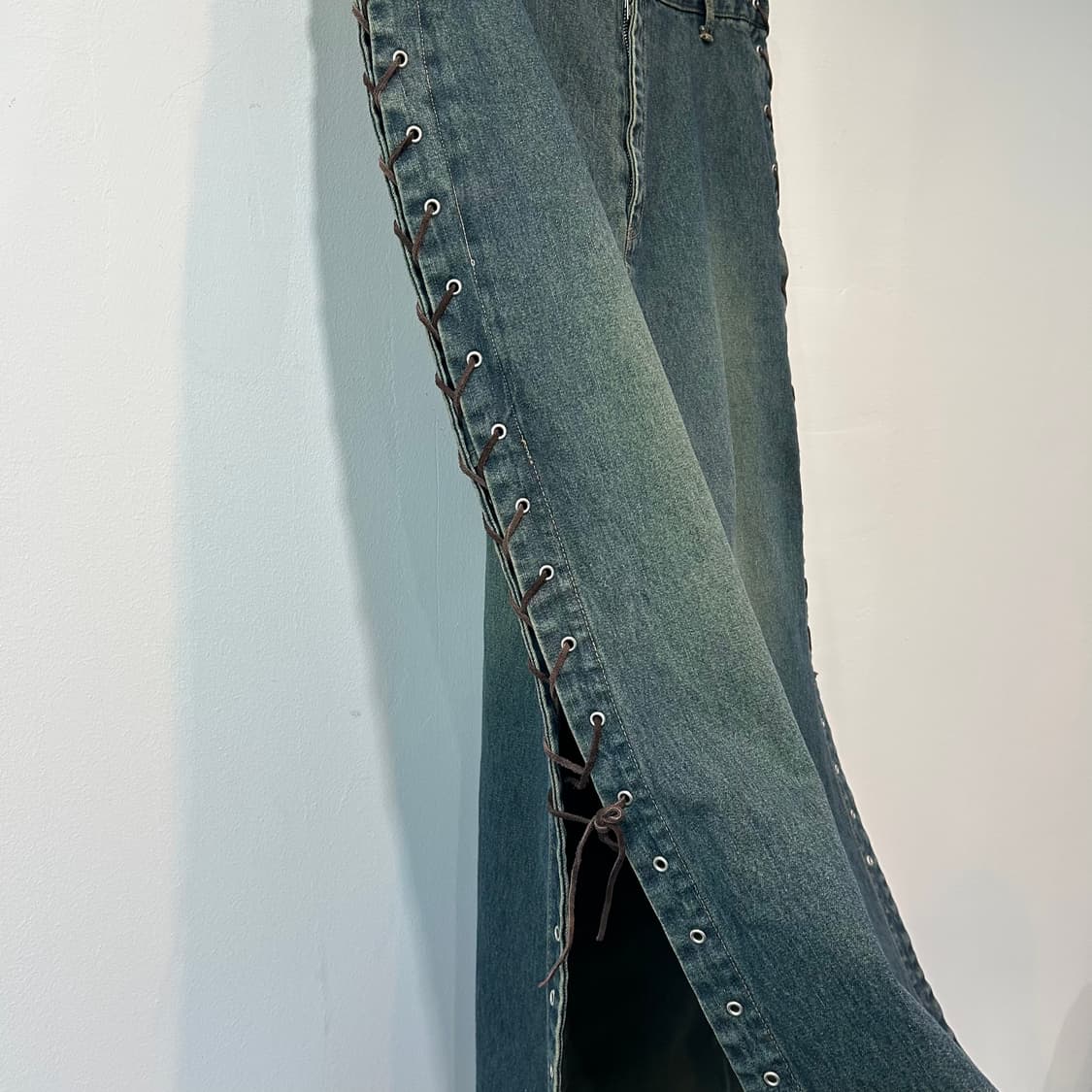 아일렛 디테일 데님 롱 스커트 상품이미지5