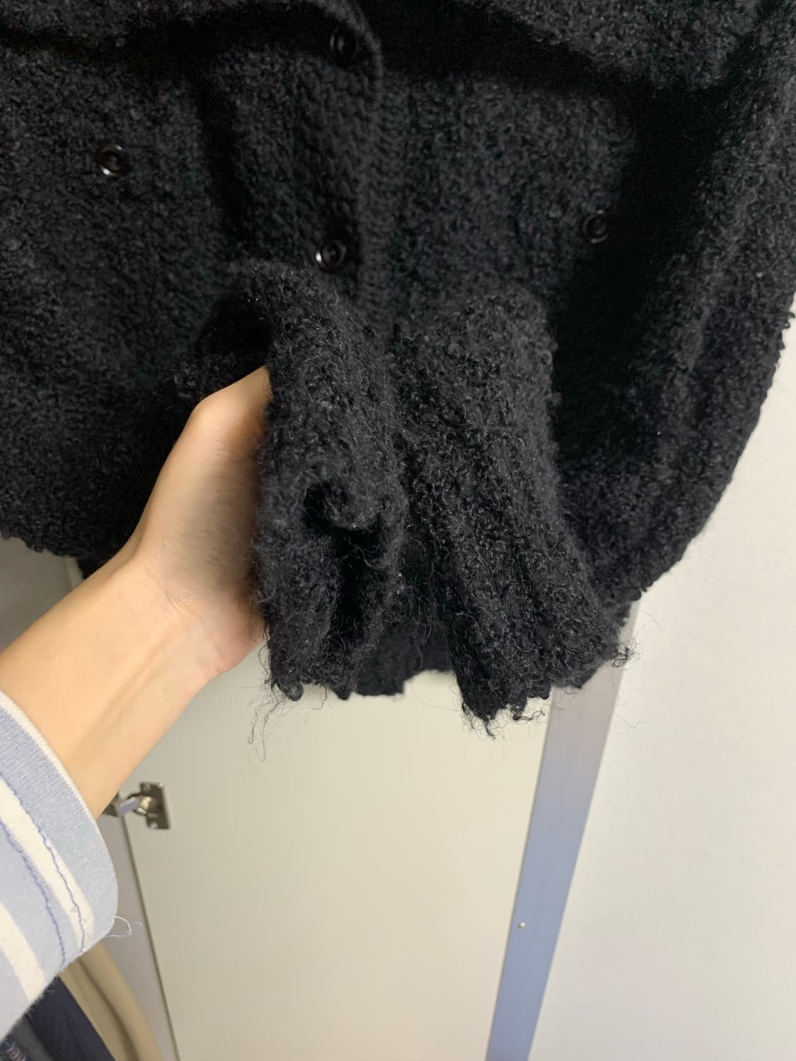 아우로 OURO 컬리 가디건 블랙 상품이미지3