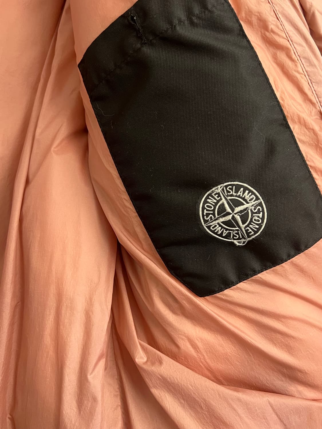 스톤아일랜드 16fw 크링클랩스 핑크롱패딩 상품이미지2