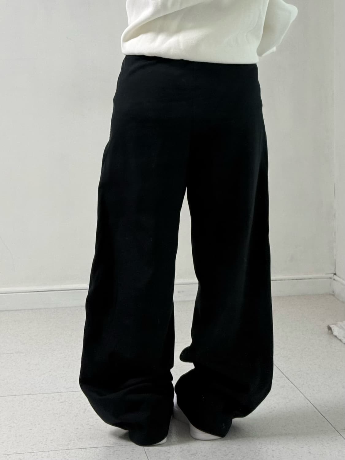 나이키 블랙 미니 스우시 트랙팬츠 상품이미지4