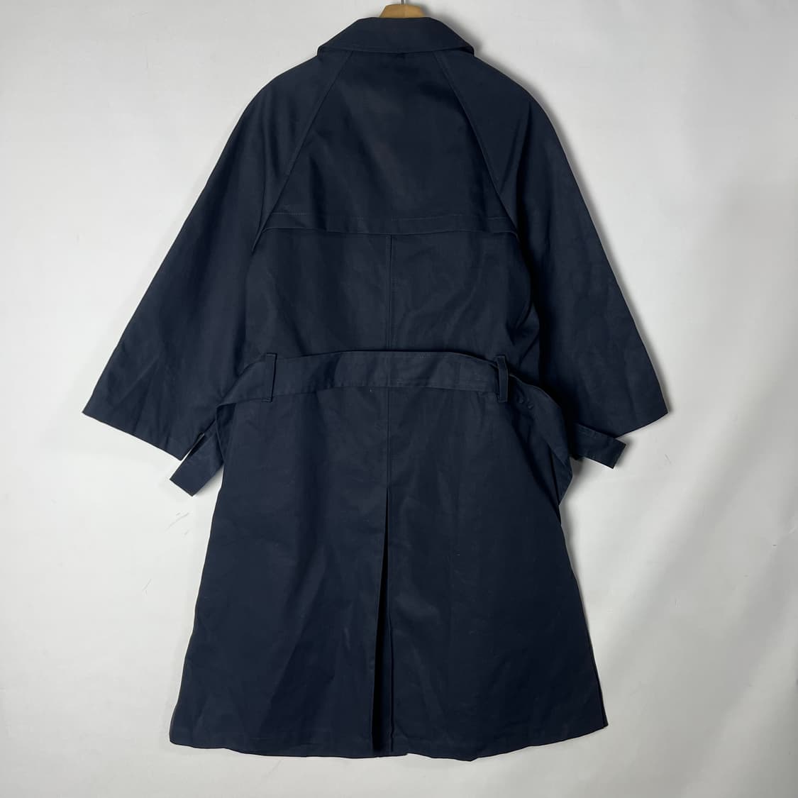 [A.P.C.] 아페쎄 미니멀 투버튼 플랩 코트 상품이미지2