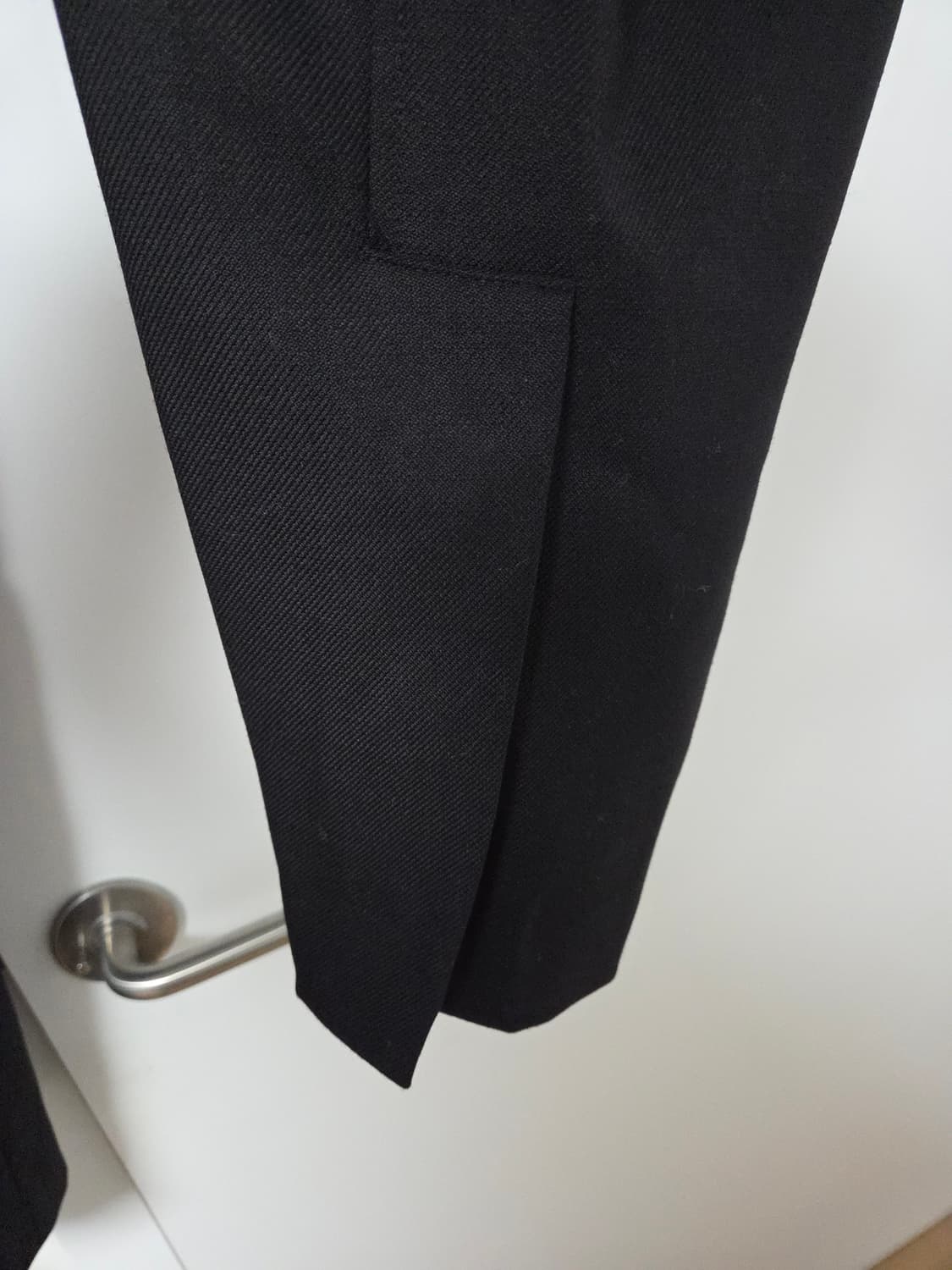 [새상품] 솔리드옴므 밑단 절개 울 슬랙스 48 상품이미지2