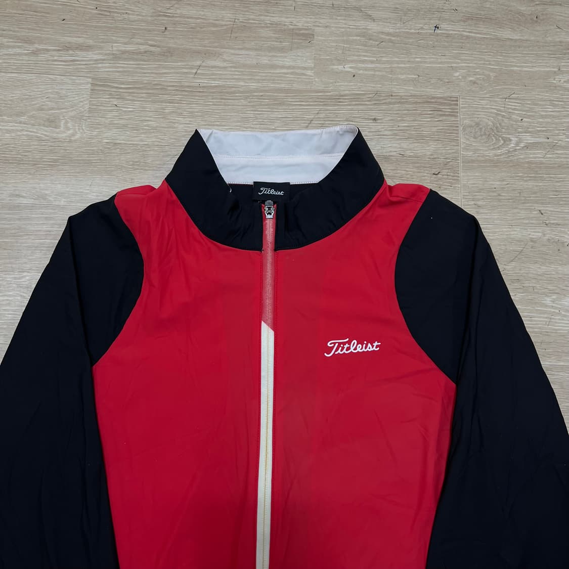 타이틀리스트 여성 골프웨어 투톤 배색 바람막이 자켓 [레드] L/100 상품이미지2