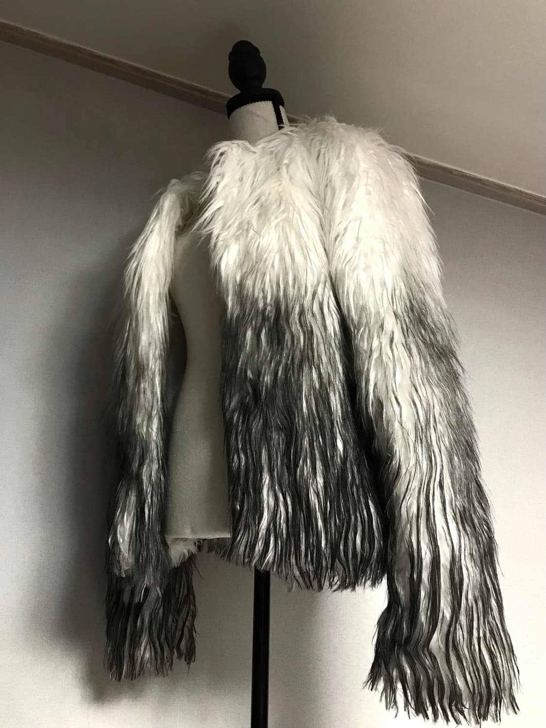 Nache Shaggy Ombre Faux Fur Jacket 상품이미지1