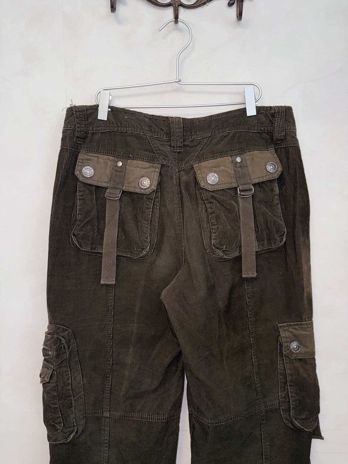 UGIZ khaki corduroy multi pocket 카고팬츠 상품이미지5