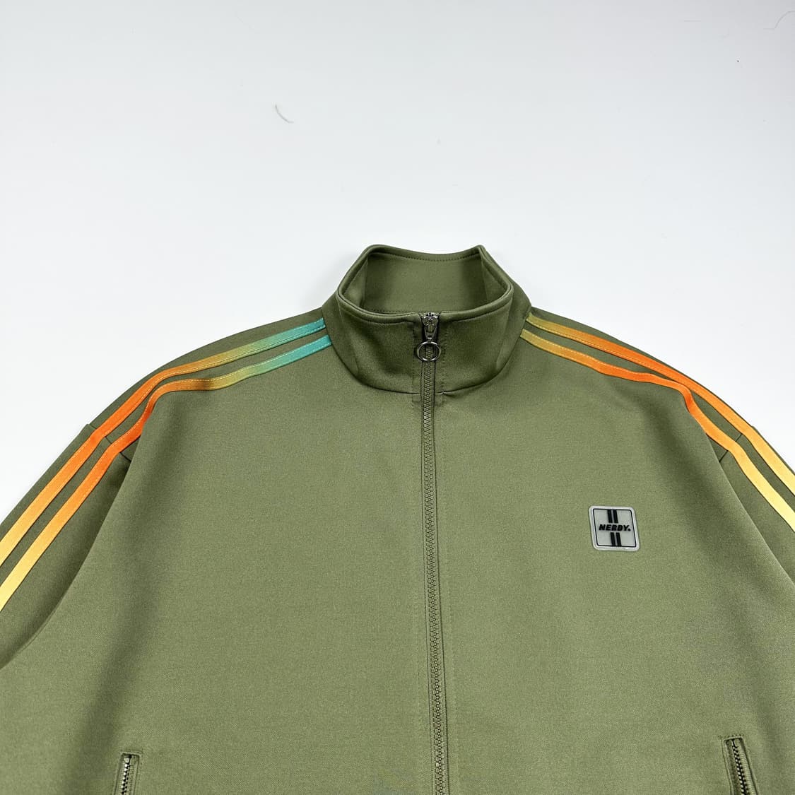 널디 시그니처 로고 카키 트레이닝 트랙탑 져지 (실측 M) 상품이미지1