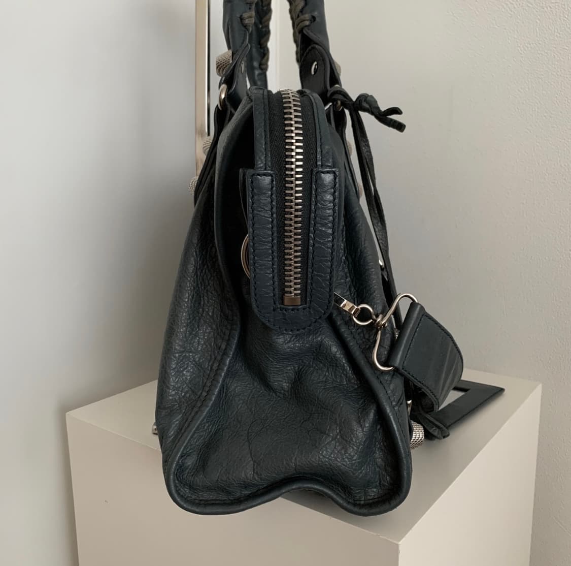 발렌시아가 자이언트 시티백 모터백 다크그레이 상품이미지3