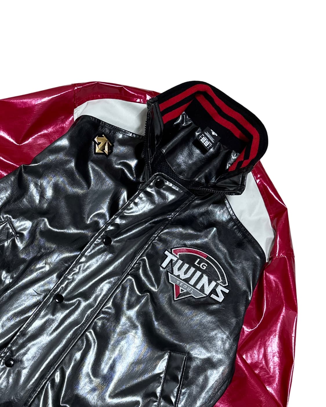 데상트 LG트윈스 야구 유광점퍼 상품이미지3