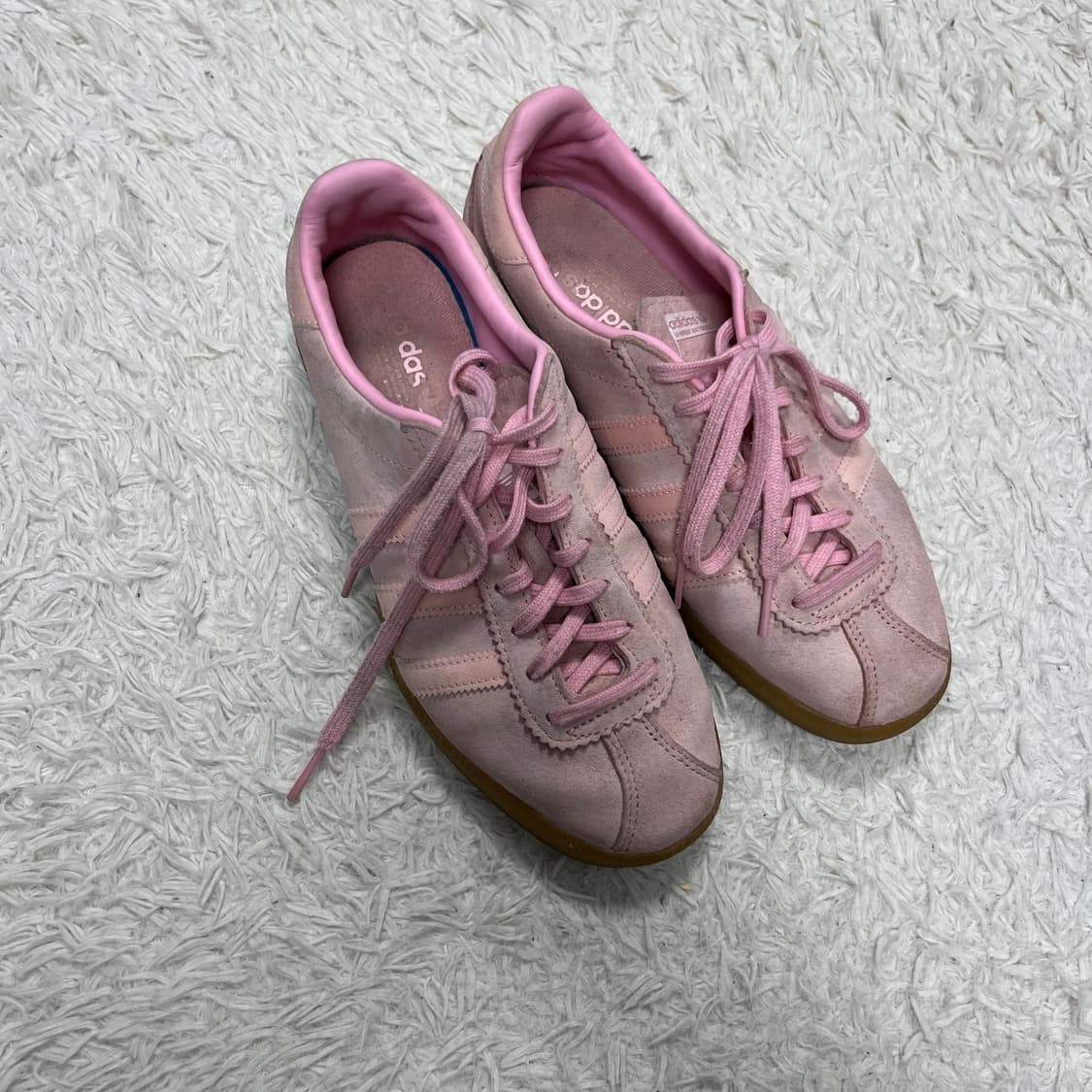 아다다스 버뮤다 스니커즈 상품이미지1