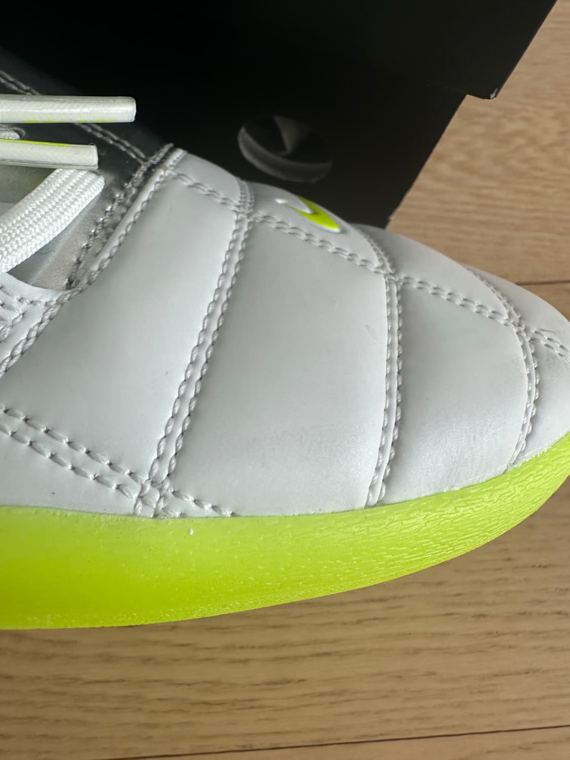 팔라스 나이키 토탈90 슈즈 상품이미지3