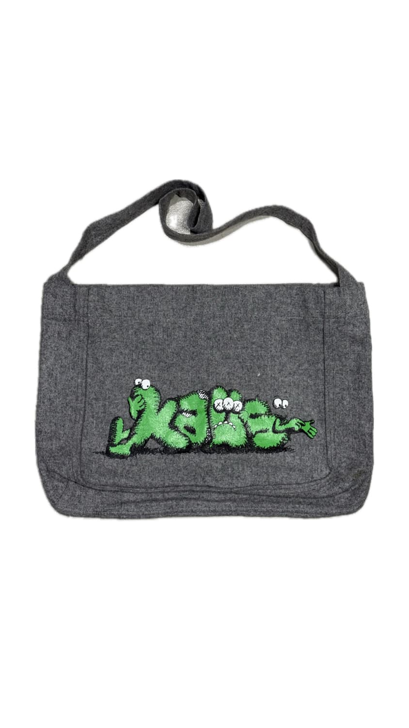꼼데가르송 아카이브 kaws 최초 협업 숄더백 메신저백 가방 상품이미지1