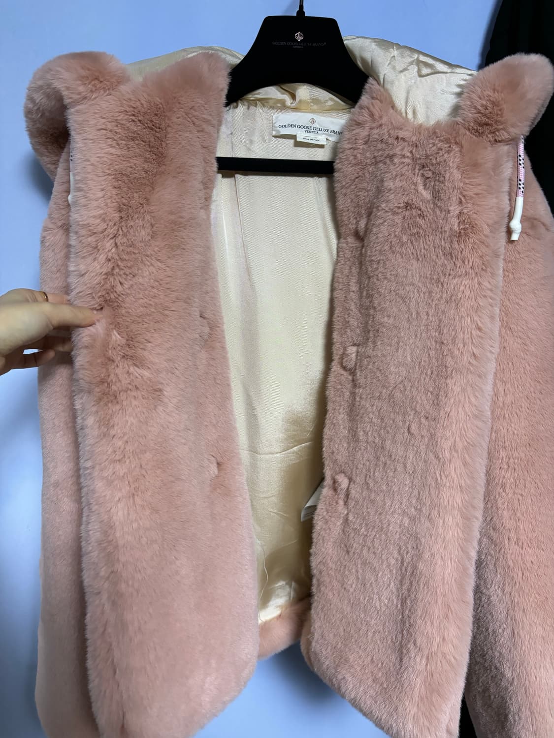 설현 착용 골든구스 츠바키 퍼자켓 상품이미지4