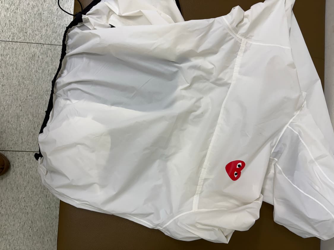 꼼데가르송 바람막이 상품이미지2