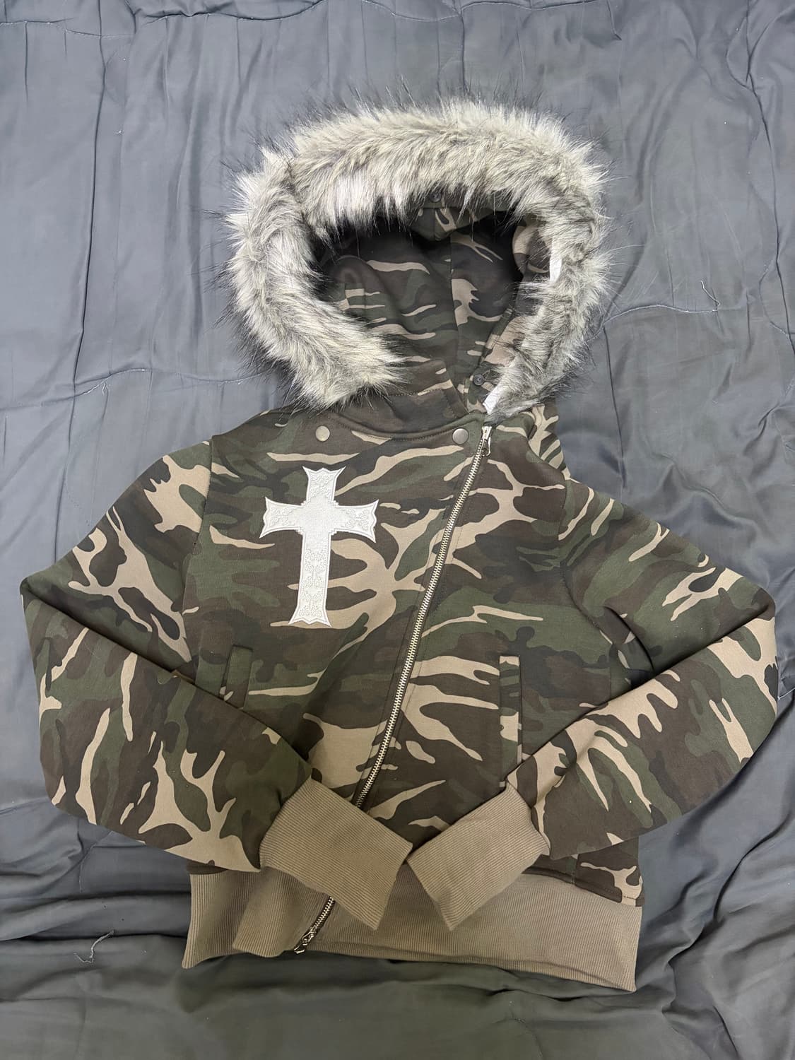 러브이즈트루 카모 후드집업 상품이미지1