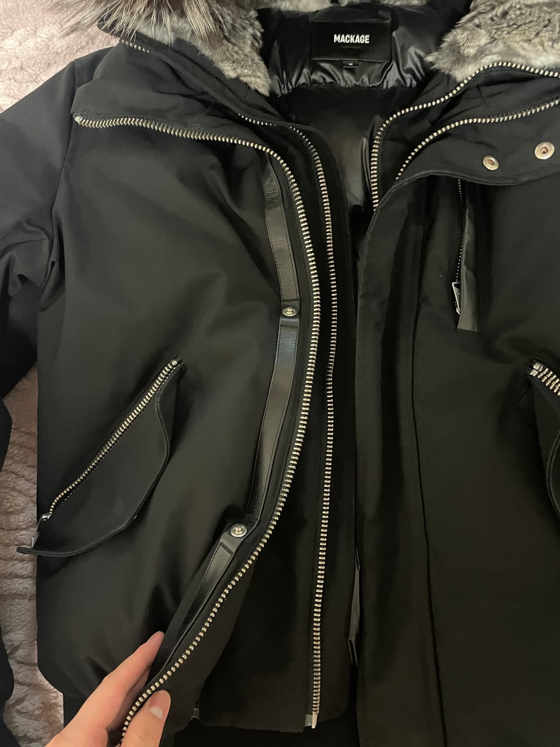 맥케이지 딕슨 블랙 실버퍼 패딩 36사이즈 상품이미지1
