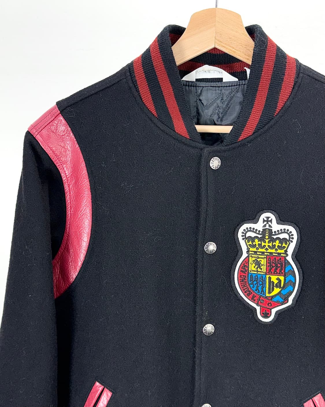 베이프 10aw 엠블럼 패치 멜튼 레더 퀼팅 바시티 자켓 상품이미지2