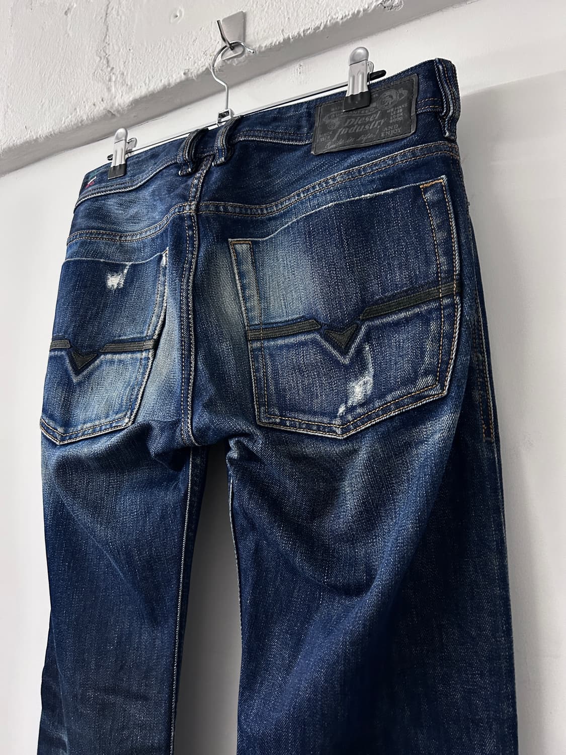디젤 자티니 워싱 부츠컷 데님 상품이미지7