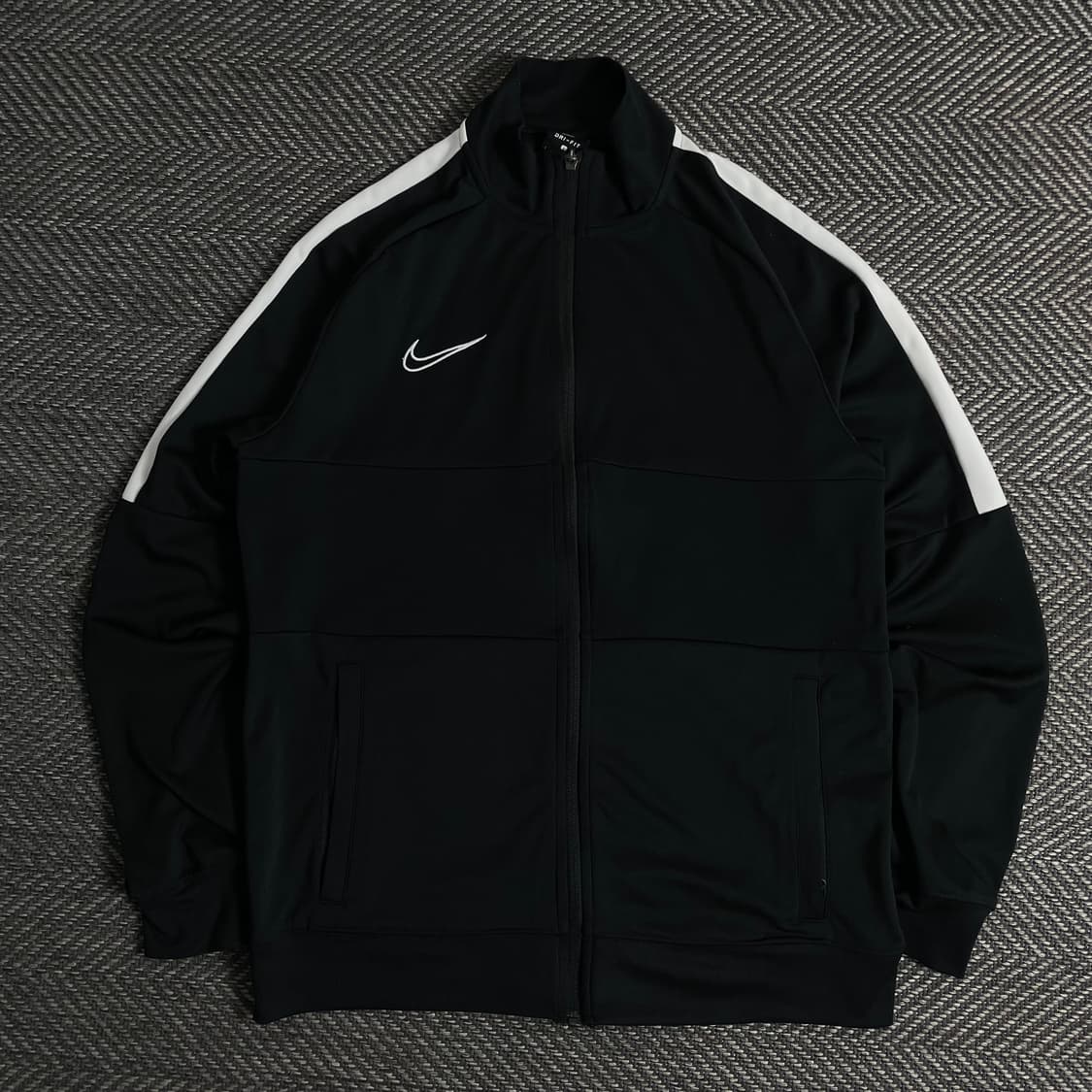 나이키 드라이핏 스우시로고 디테일 트레이닝 자켓  y 3450 상품이미지2