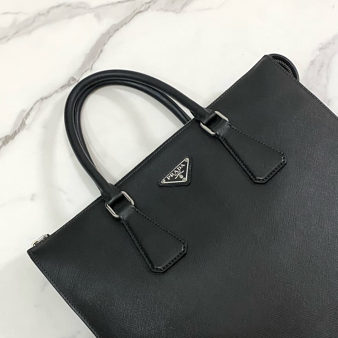프라다 사피아노 레더 삼각로고 남성 토트백 서류가방 블랙 2VG078 상품이미지2