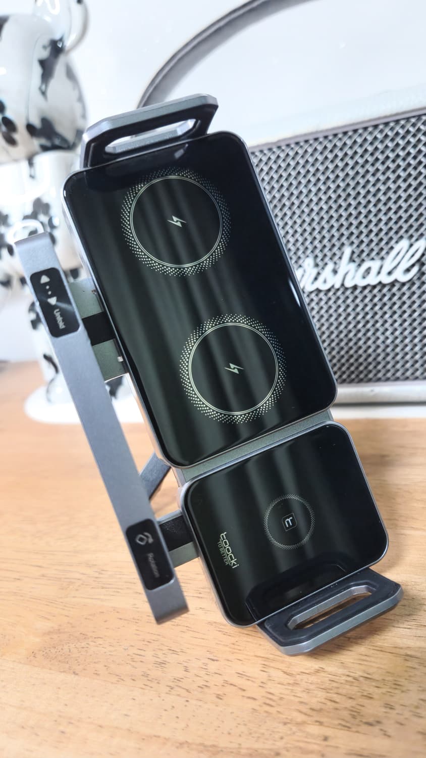 # toocki 듀얼 무선 충전 폴드 플립스마트폰 충전기 / 차량용충전기 상품이미지6