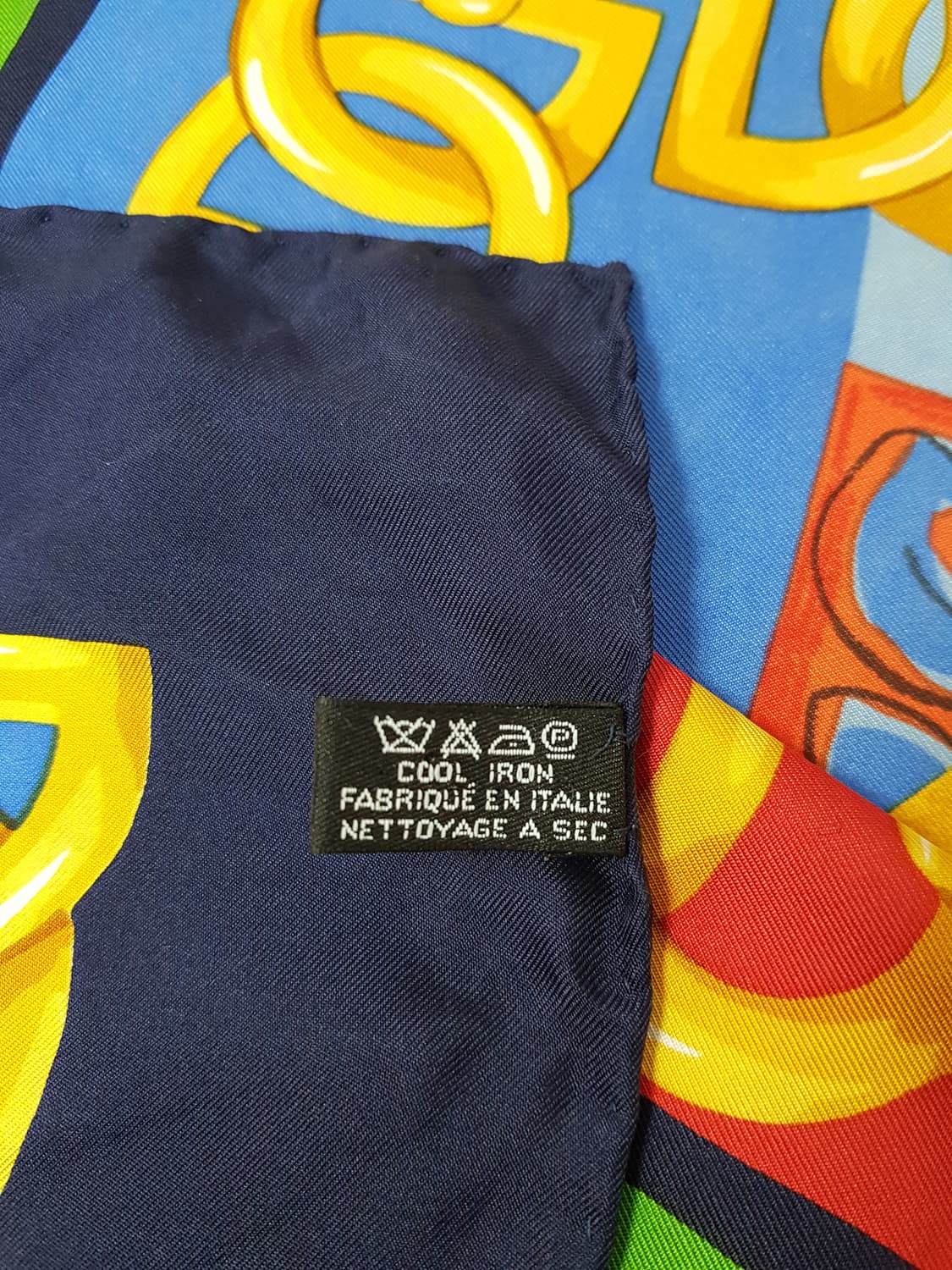 [정품] 셀린느 실크스카프 상품이미지9