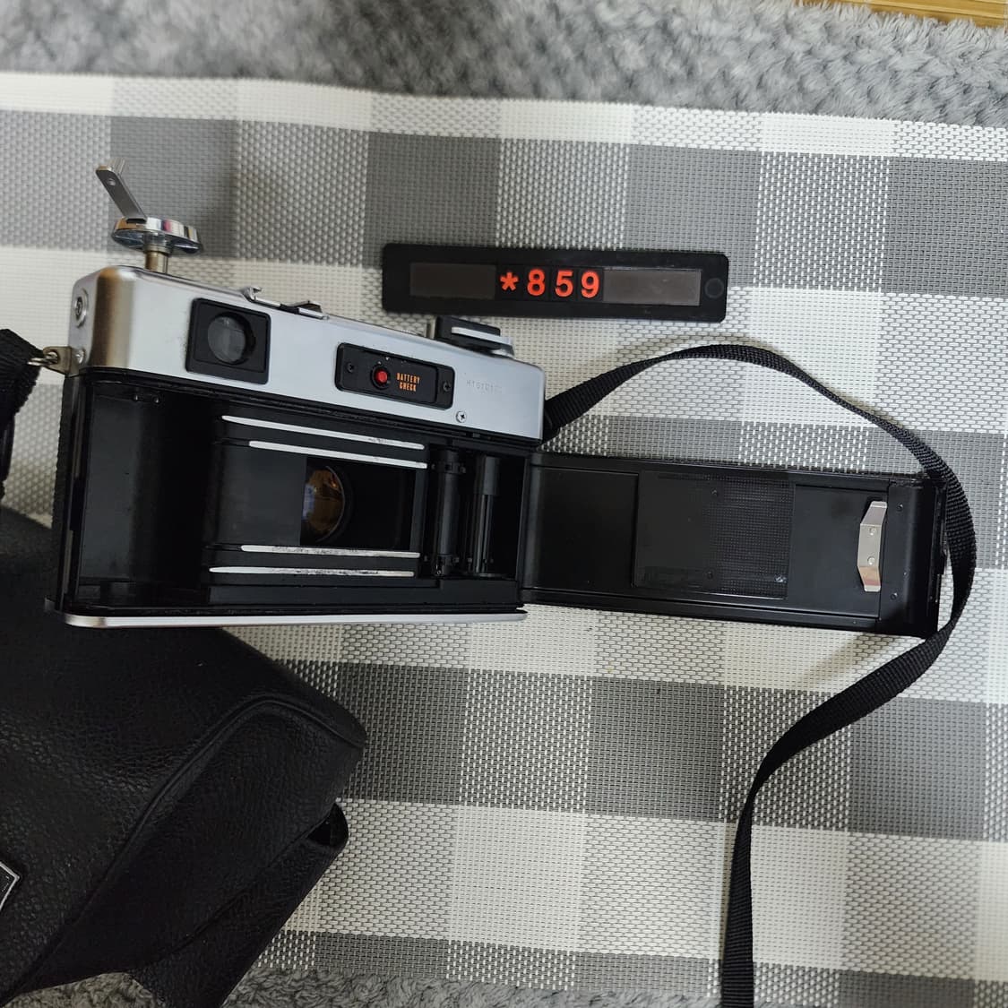 야시카 일렉트로 35 gsn 필름카메라 실버바디 케이스포함 상품이미지5