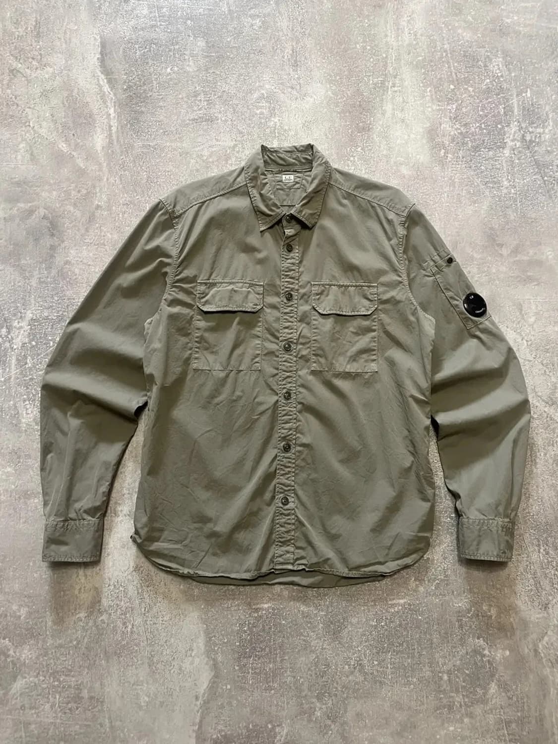 C.P. 컴퍼니 개버딘 유틸리티 렌즈 셔츠 상품이미지1