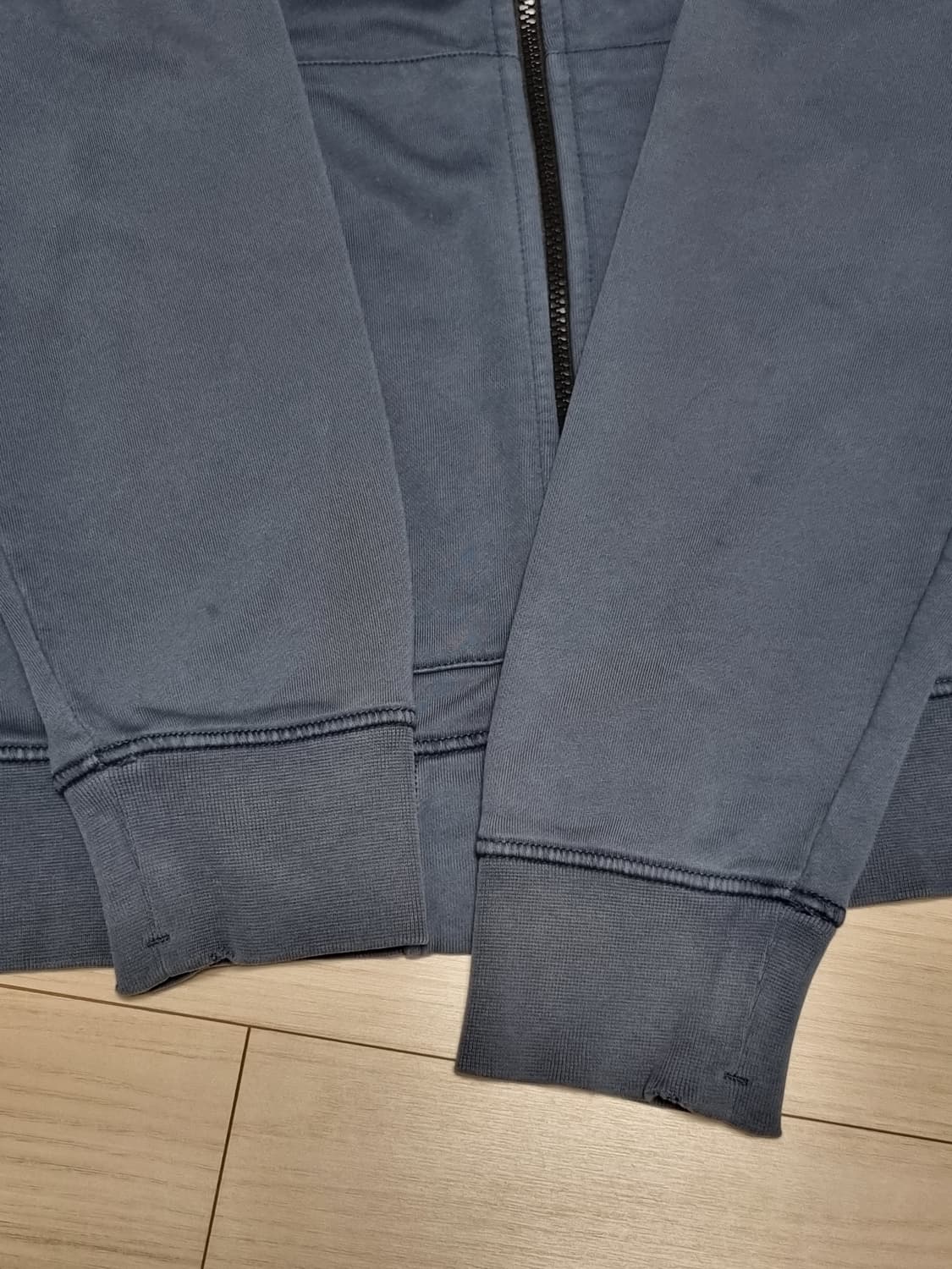 스톤아일랜드 와펜 후드집업 상품이미지10