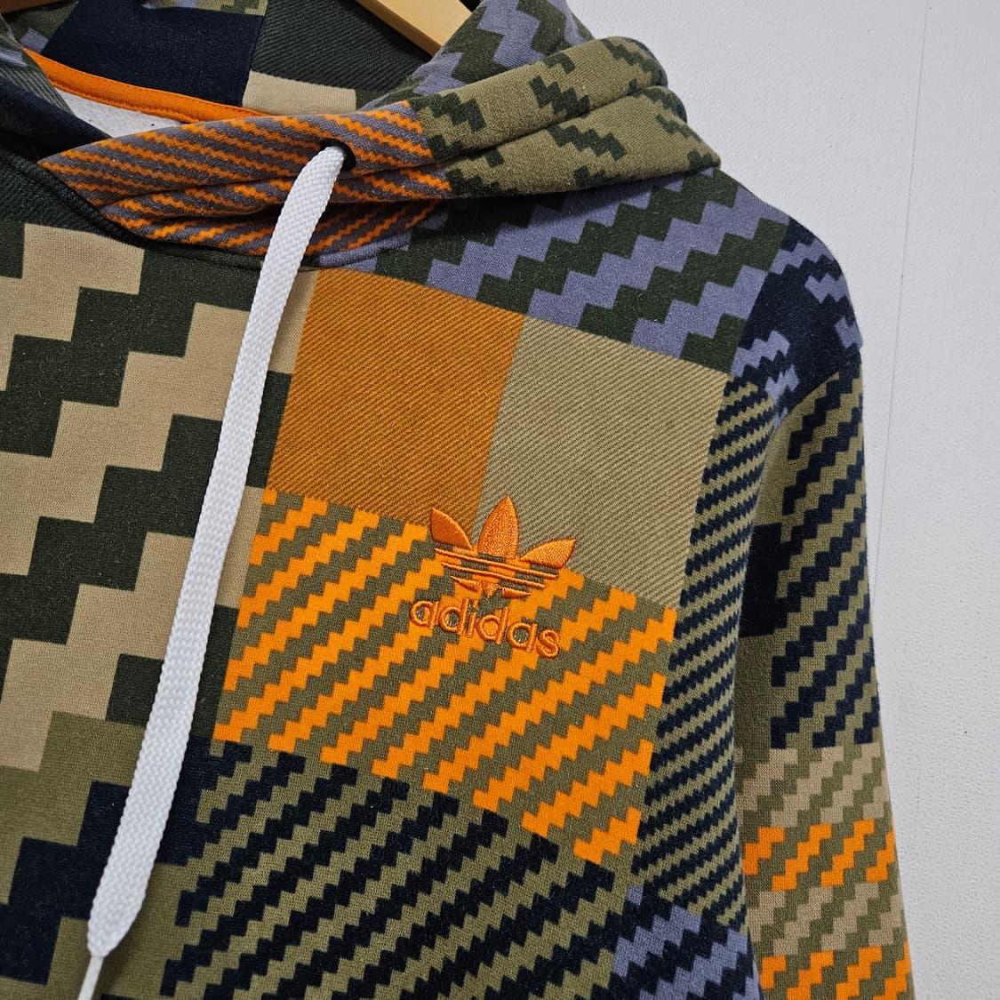 아디다스 패치워크 카키 기모 후드티 100 상품이미지3