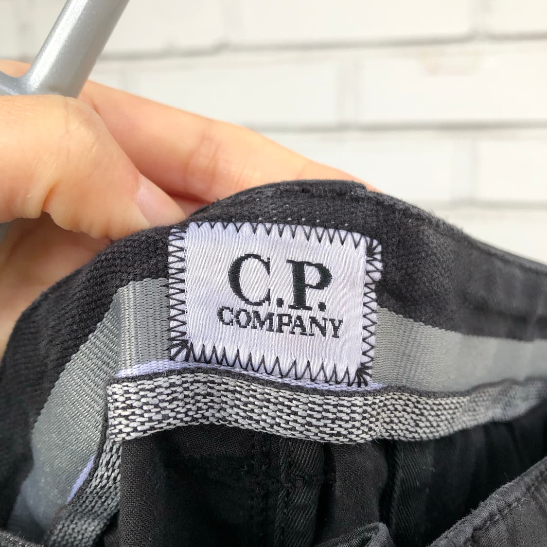 Cp컴퍼니 스트레치 사틴 렌즈 카고팬츠 블랙 23SS  상품이미지9