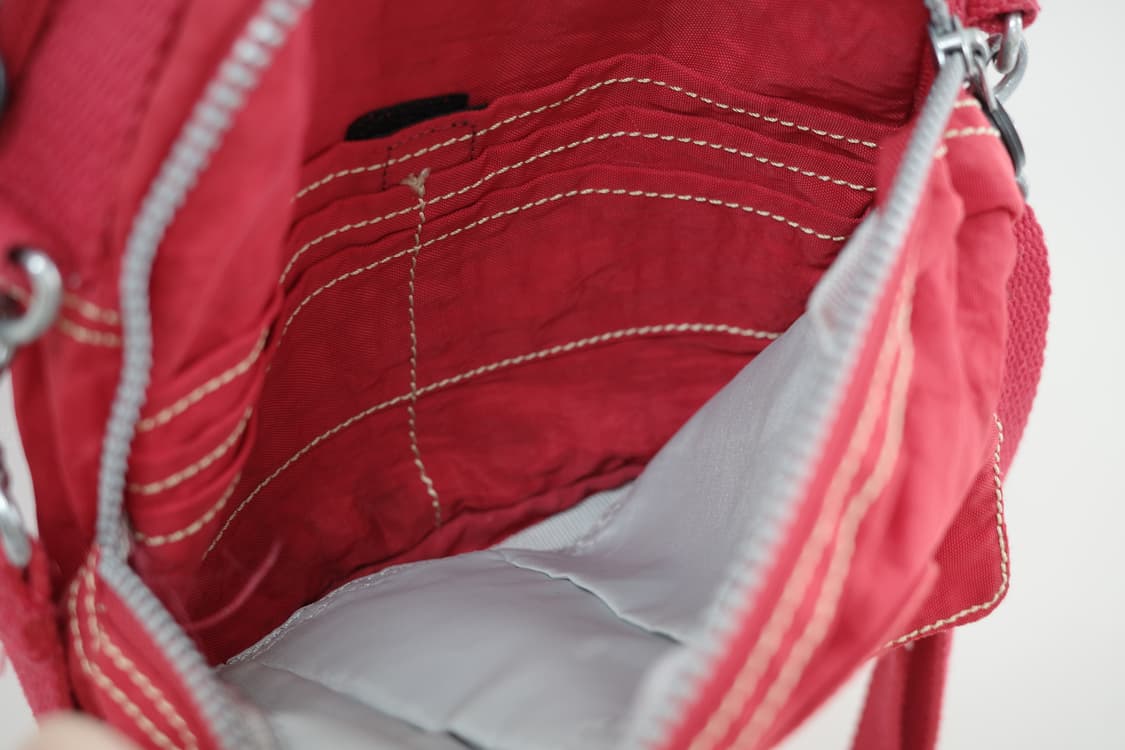 Kipling red cross bag 상품이미지5