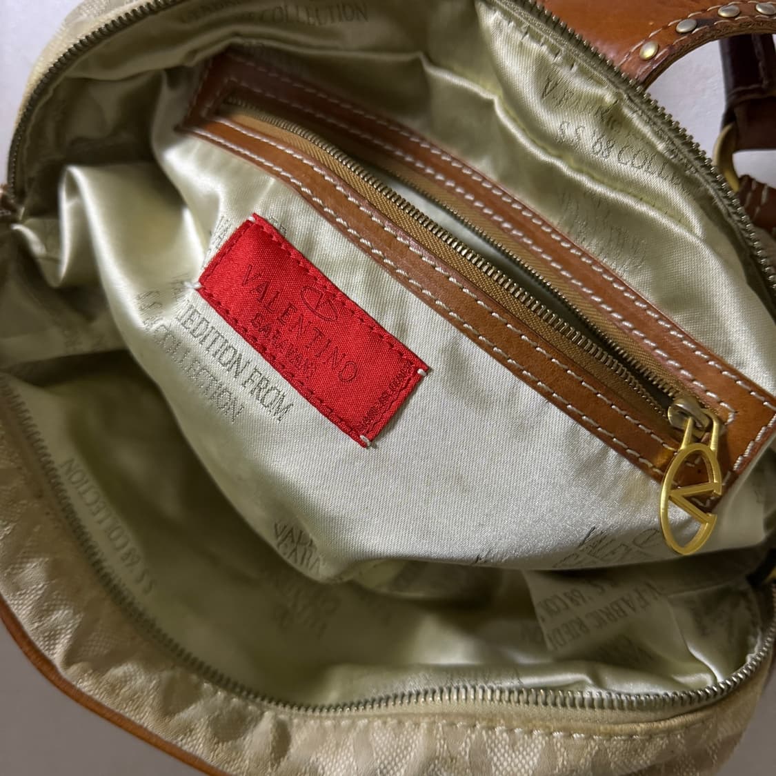 빈티지 발렌티노 V 로고 디테일 미니 토트백 상품이미지10